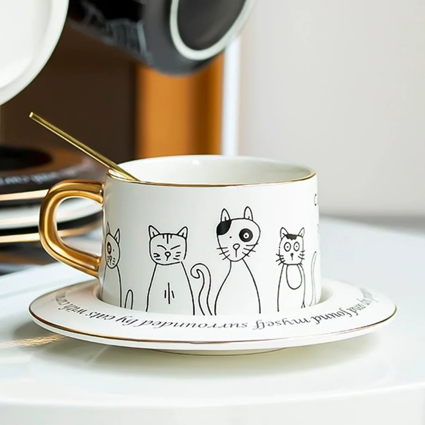 Taza de Gatos para Café. Taza de Lujo para Espresso y Té. Taza para Amante de los Gatos. Juego de Taza y Plato. Blanco