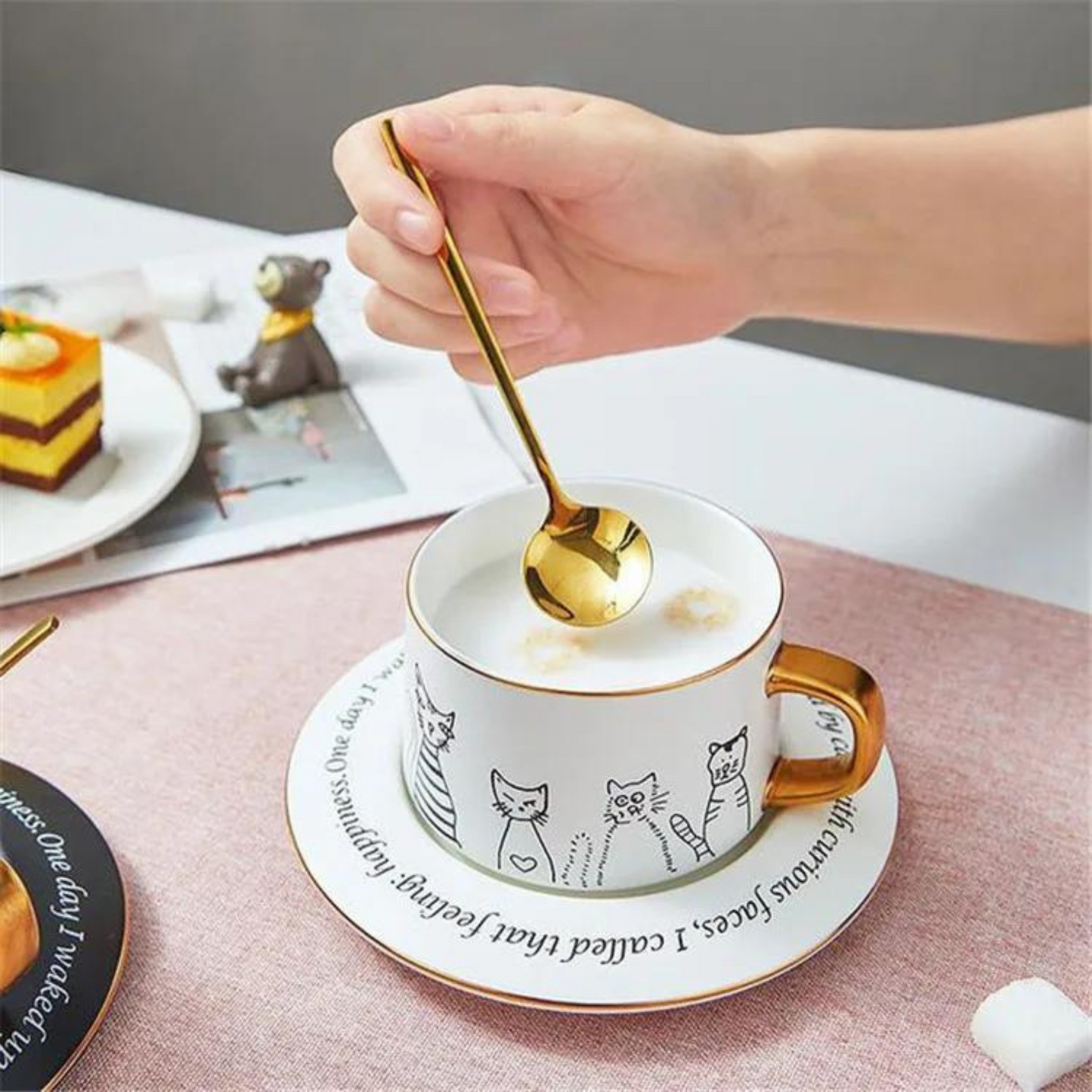 Taza de Gatos para Café. Taza de Lujo para Espresso y Té. Taza para Amante de los Gatos. Juego de Taza y Plato. Blanco