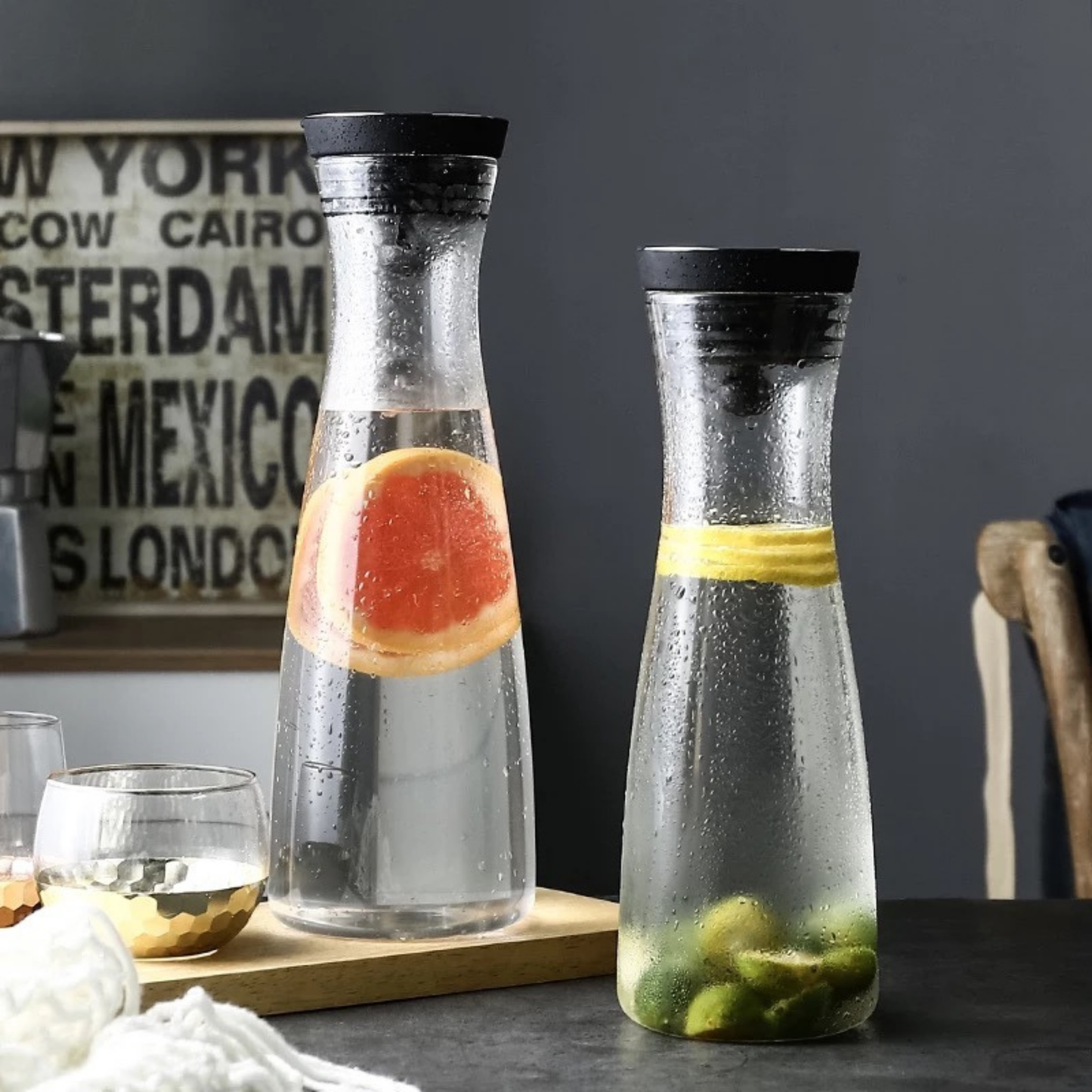 Jarra de Vidrio Borosilicato 1,200 ml para Agua, Infusiones, Limonada, Jugo, Té Helado. Jarra de Agua con Tapa para Bebidas Frías y Calientes. Elegante, Moderna, Minimalista, Aesthetic