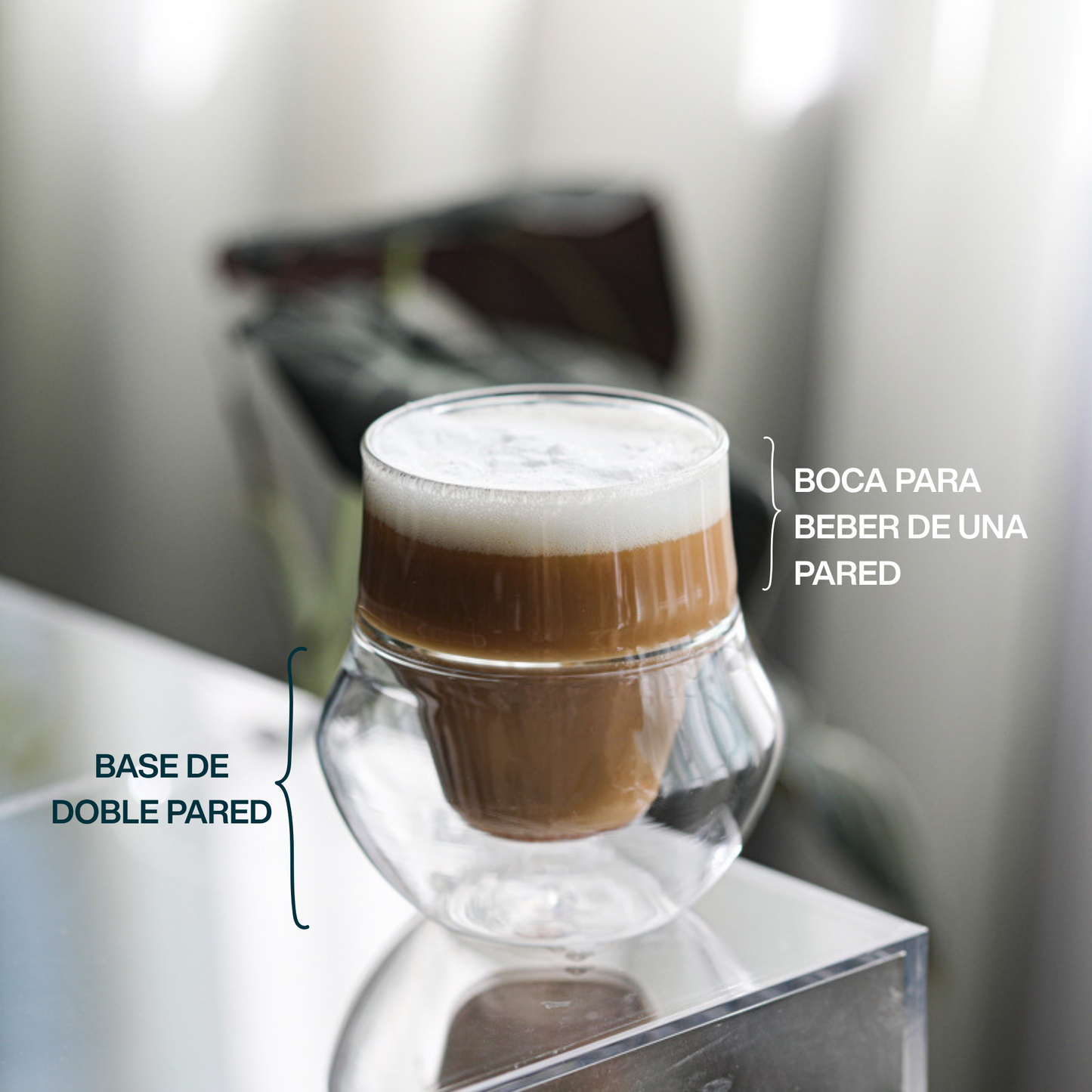 Vasos para Espresso, 120 ml. Hecho a mano. 2 Vasos de Doble Pared de Vidrio para Degustar Expresso, Whisky, Ron. Elegantes y Modernos