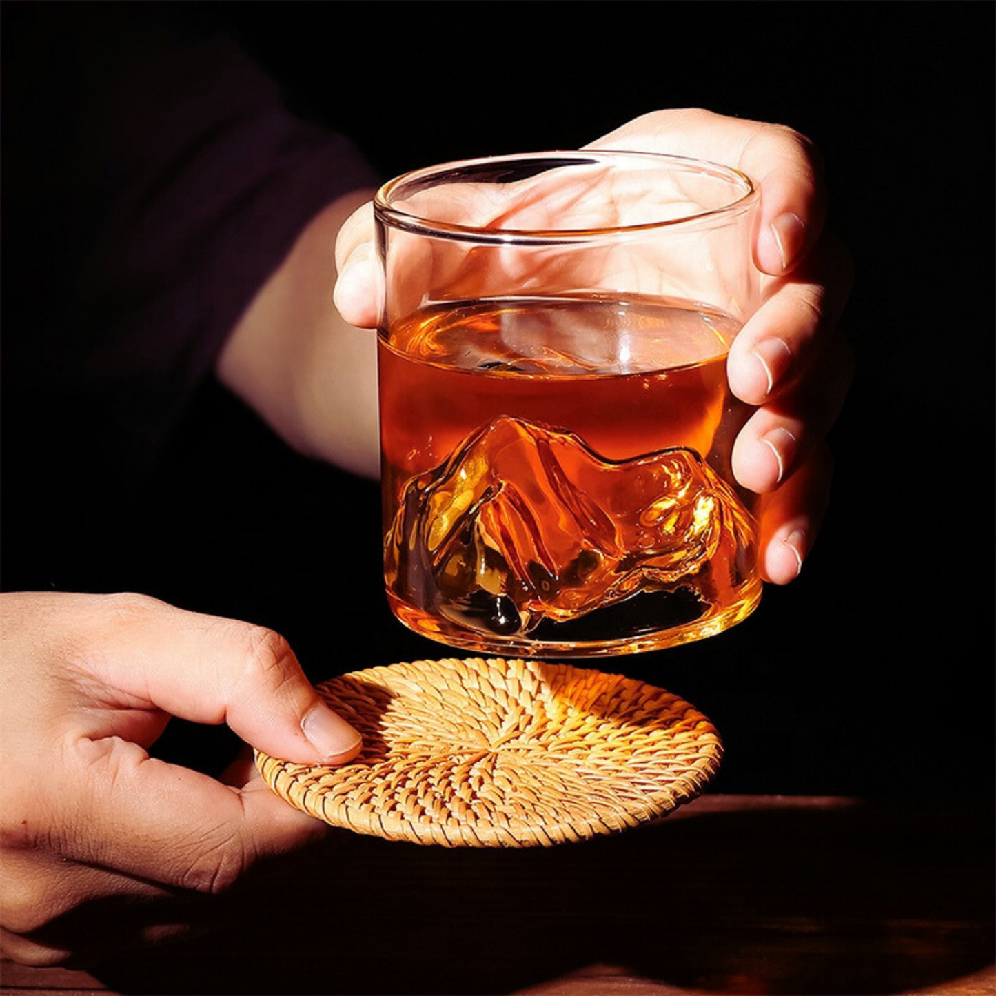 Vasos de Whisky, 300 ml. Set de 2 Vasos de Montaña para Whiskey, Bourbon, Ron, Coñac, Mezcal, Vino. Hechos a mano en Vidrio de Borosilicato. Modernos, Elegantes