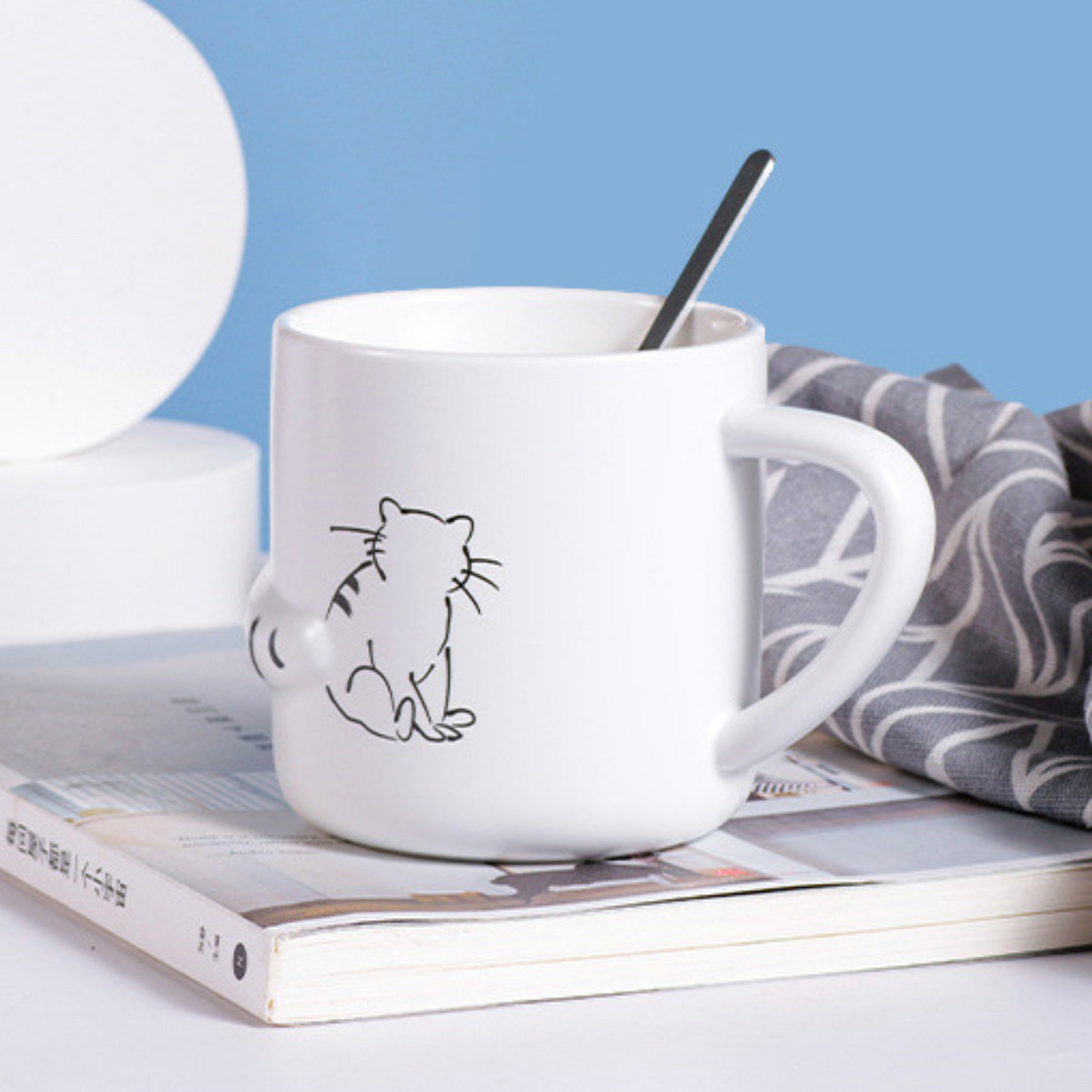 Taza de Gato con Cola en 3D. Diseño de Gatito Sentado. Taza para Amante de los Gatos. Taza para Café de 350 ml.